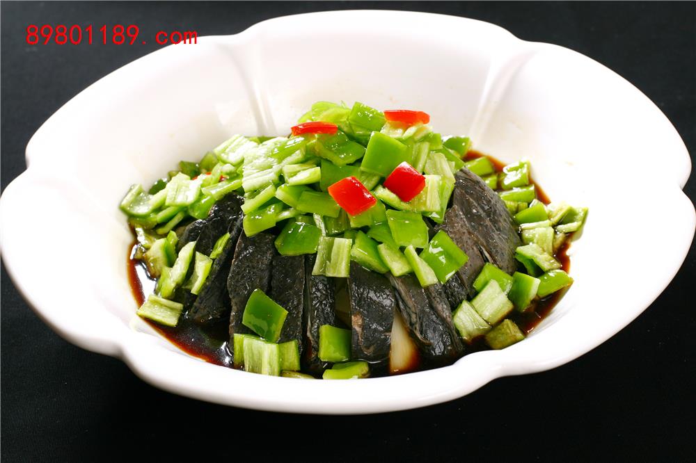 翠椒乌鸡